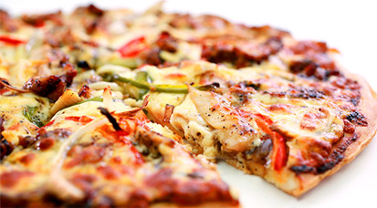 Black Pepper Chicken Pizza