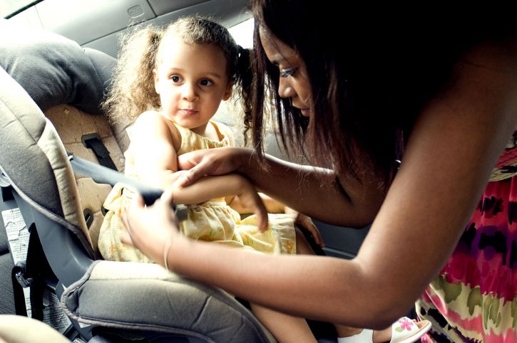 Image Credits: public-domain-image.com/free-images/people/mother-securing-her-young-daughter-into-her-back-seat-of-car-725x482.jpg
