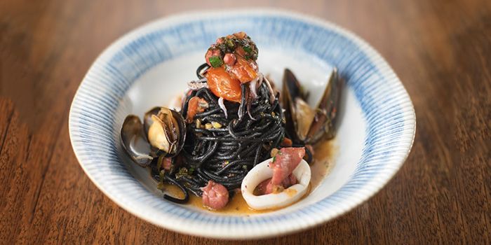 jamie_s_octopus_mussel_spaghet_1425346250