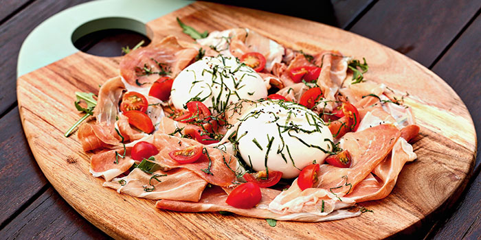 giardino_burrata_cheese_with_p_1480485661