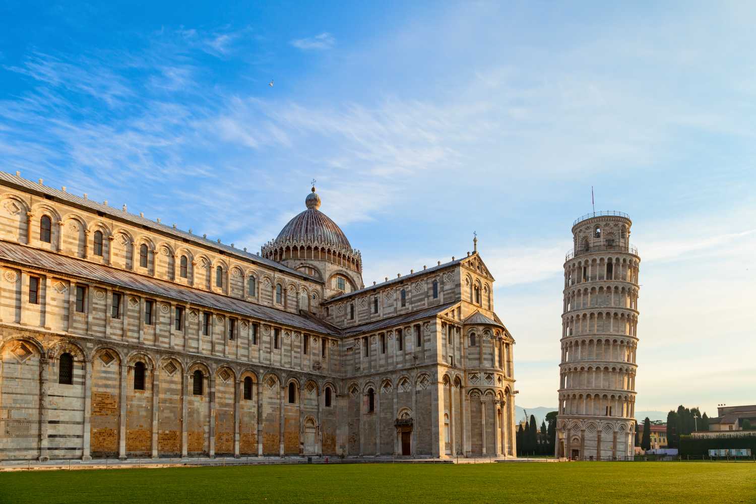 Pisa_Tourist_attractions_000059795288