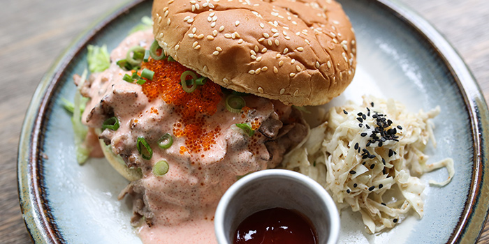 Sin_Lee_Aburi_Mentaiko_Burger_2_jpg_1473766892