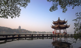 West Lake and Leifeng Tower.