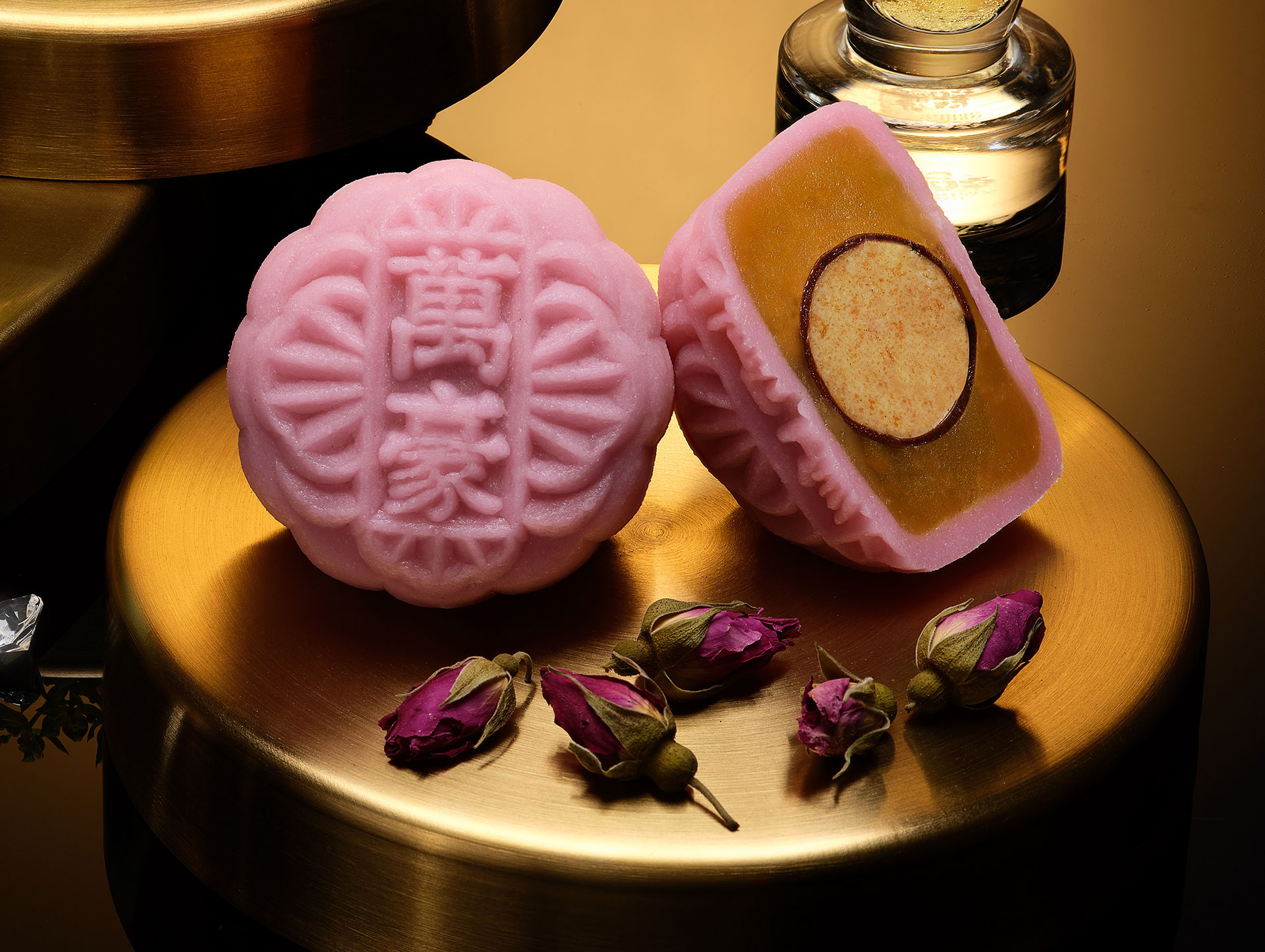 Rose Tea Snowskin Mooncake with Champagne Truffle