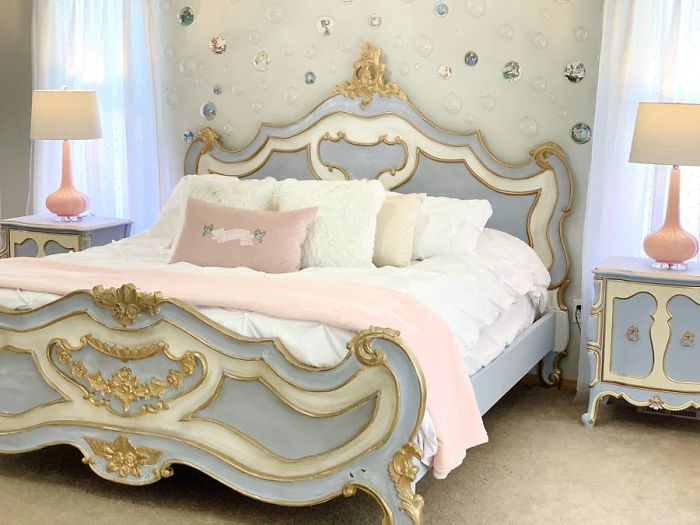 Cinderella-themed bedroom
