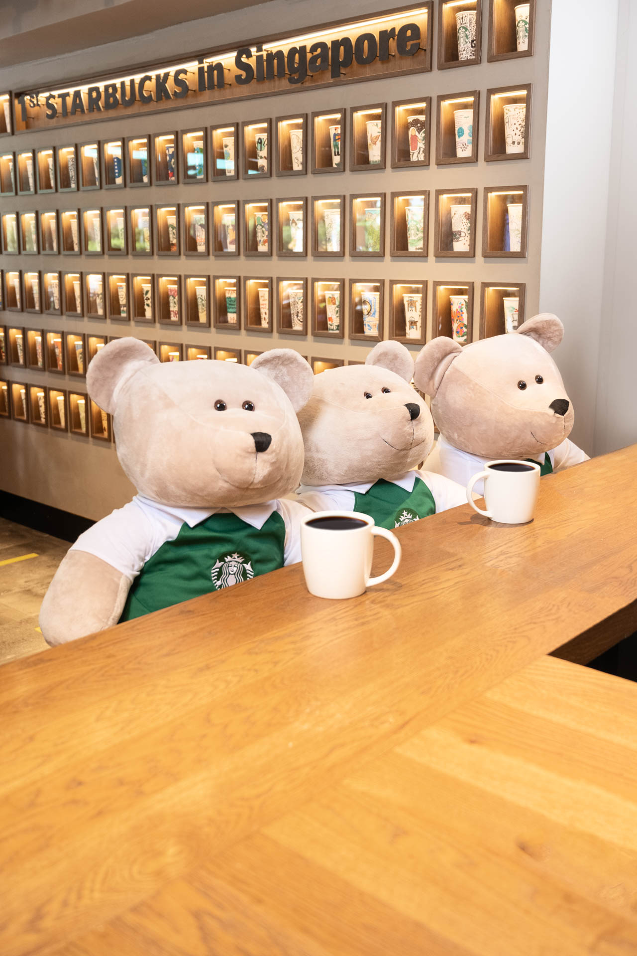 Starbucks S’pore selling Giant Starbucks Bearista® Plush at S$169 from 26 Oct 20. - 4