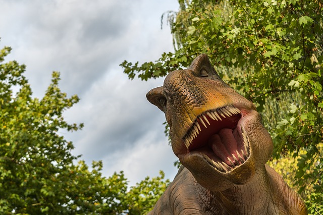 Run With Life-Sized Dinosaurs At Jurassic Mile - 1