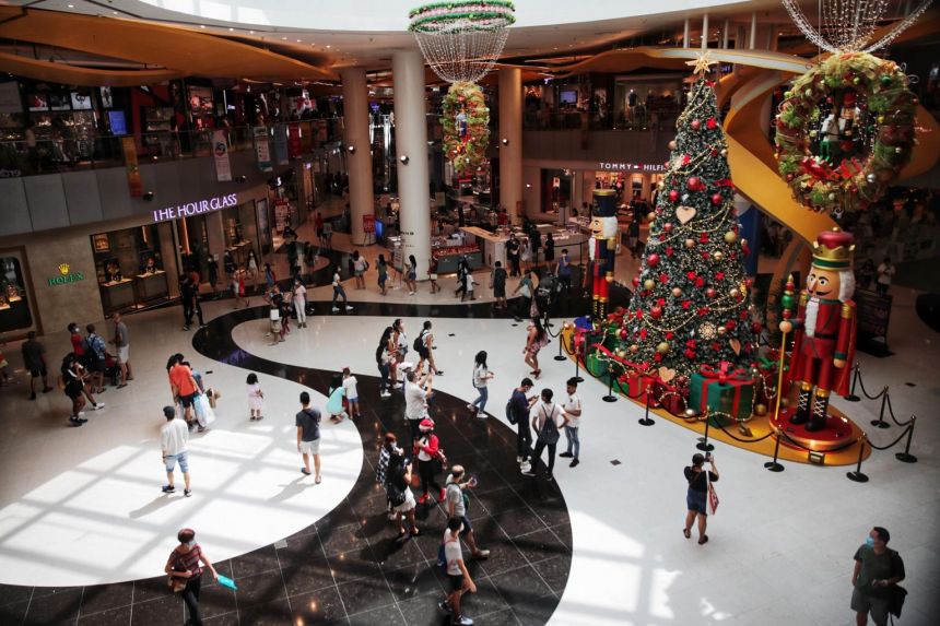 Christmas crowds at VivoCity