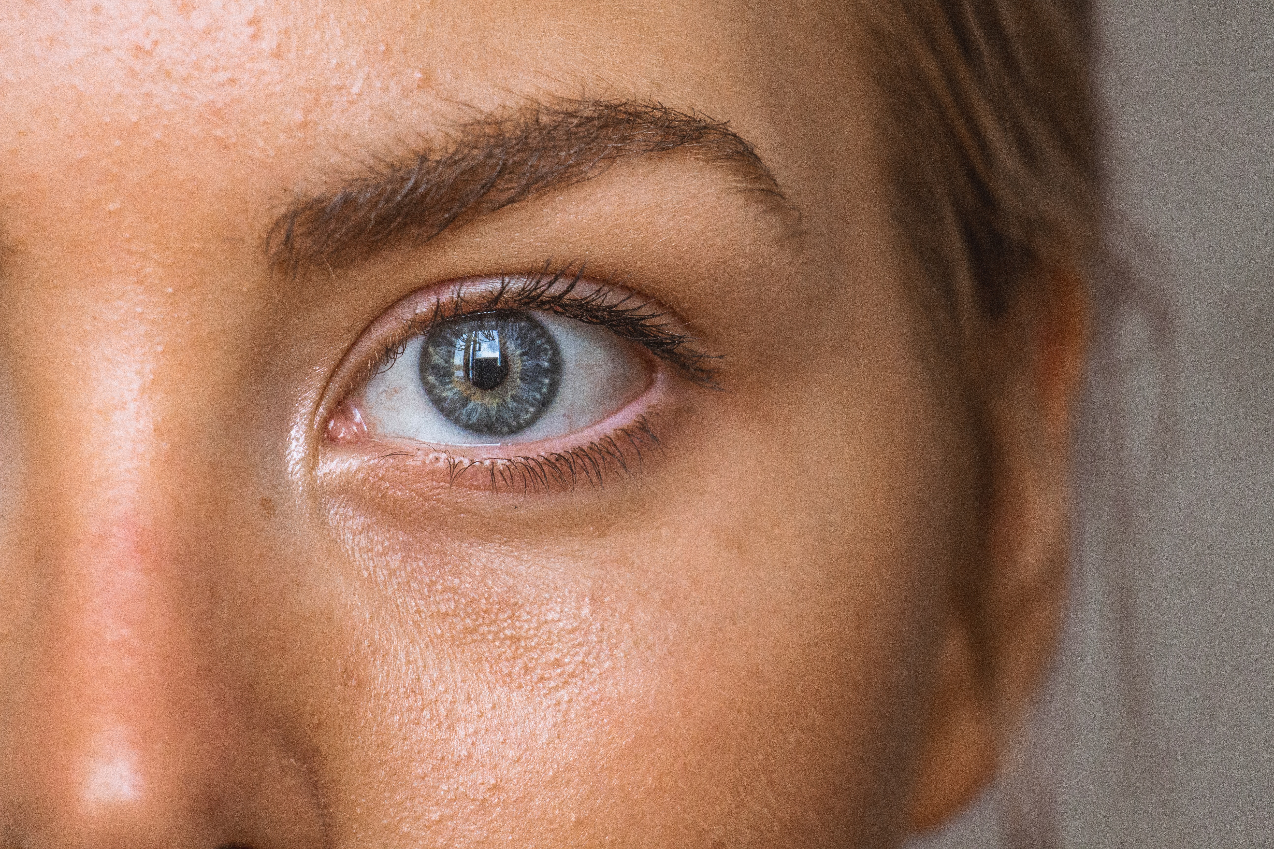 close-up photo of a person's eye