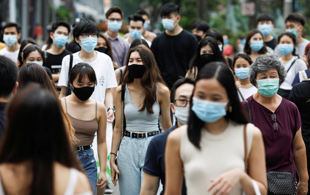 singaporeans in masks