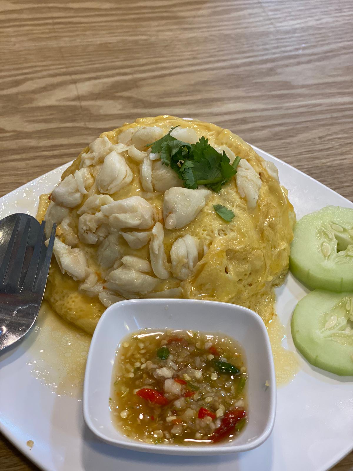 Thai eatery in Golden Mile Complex sells $10 Omelette Crab Fried Rice with generous amount of crab meat - 2