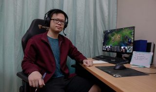 League of Legends e-sports coach Jenson Goh