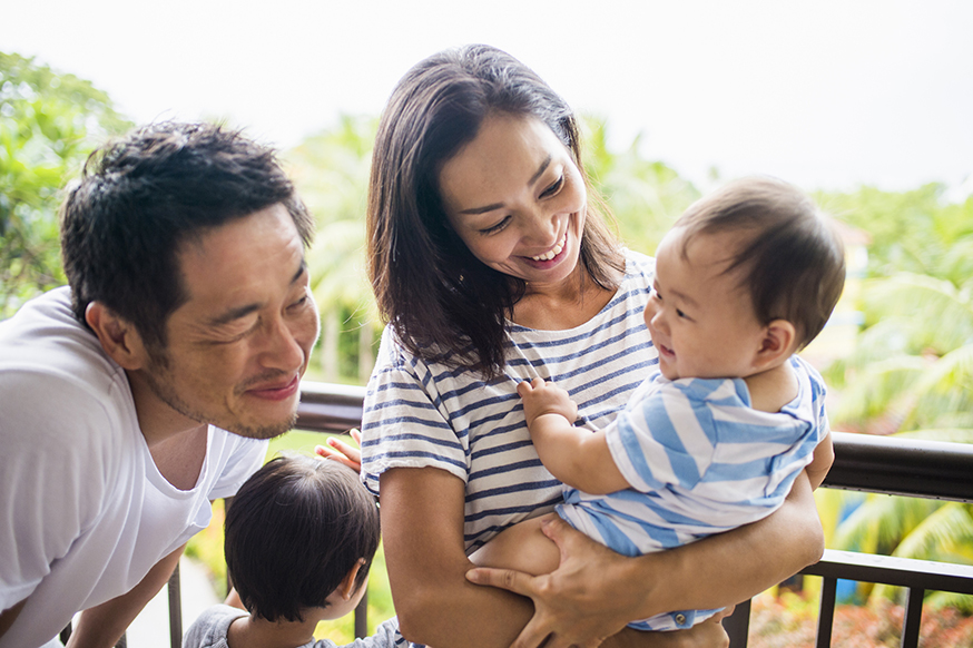 asian family with young kids