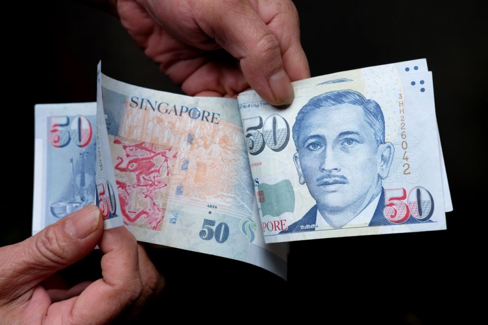 Singapore 50-dollar notes