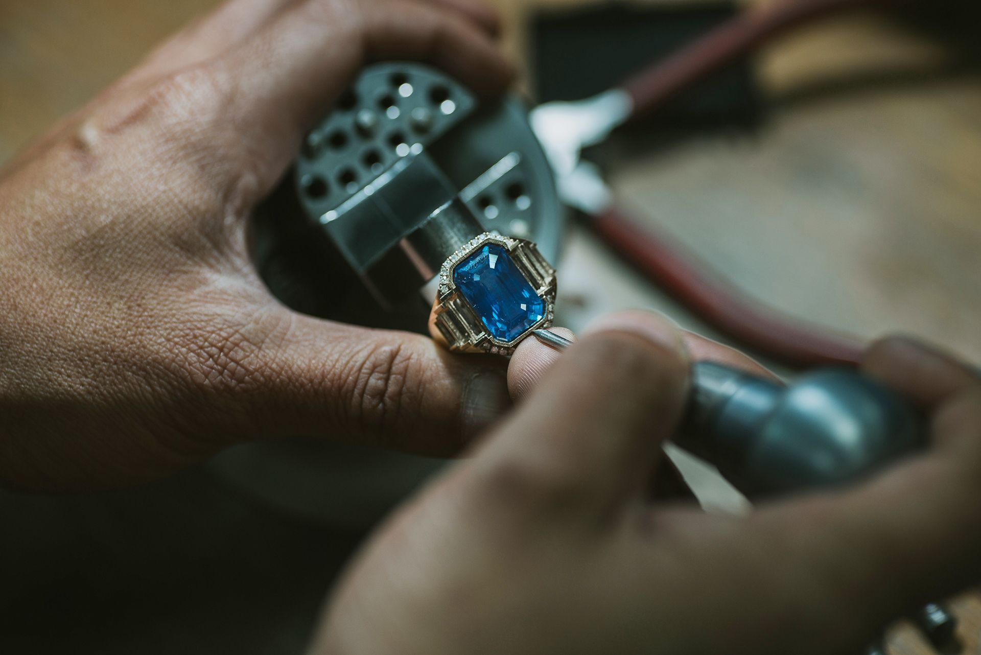 a blue sapphire ring