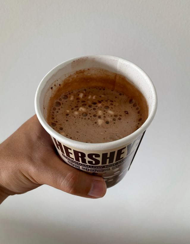 Hershey’s Instant Hot Chocolate Drink Now Available, Comes With Marshmallow Too - 4