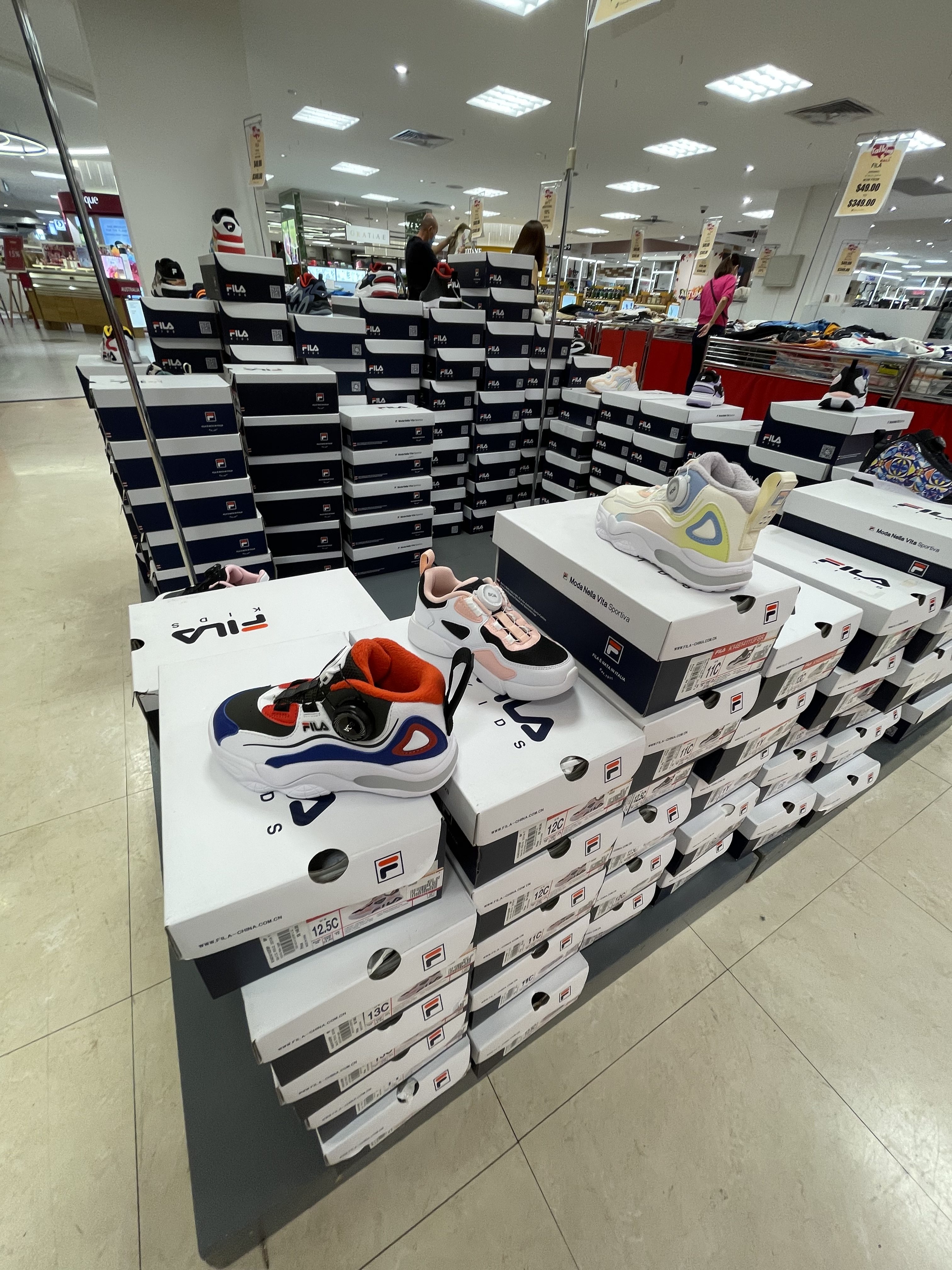 Lobang: Takashimaya has a huge FILA Fair offering up to 50% off footwear and apparels till 31 August 2022. - 21