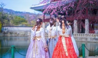 back view of women wearing hanboks