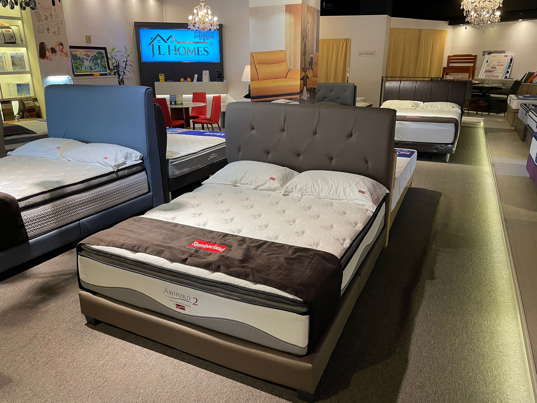 Lobang: Black Friday Promo: Furniture store offering lowest price Slumberland mattress from 25 - 27 Nov 22 - 13