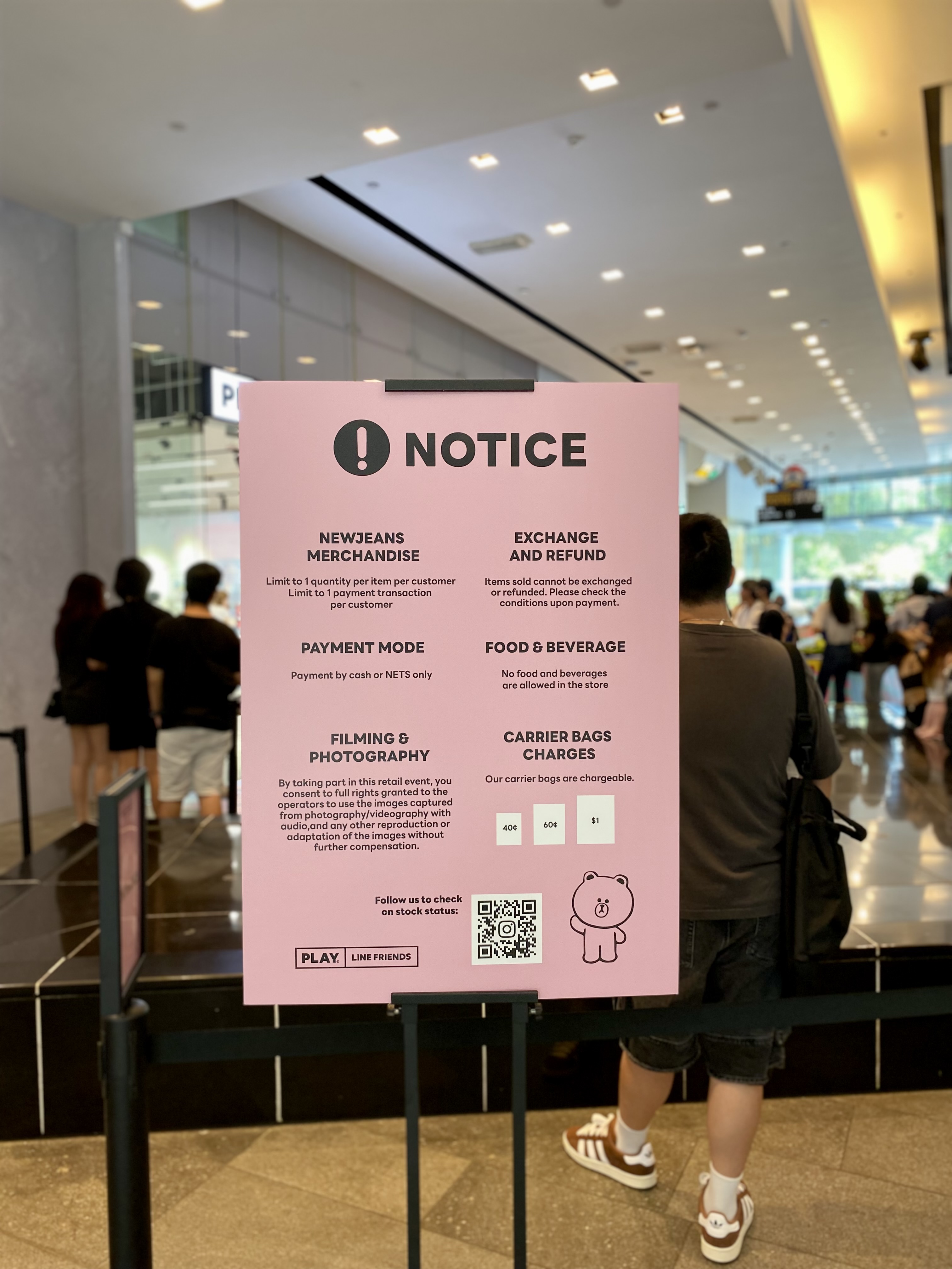 Notice at NJ x LINE FRIENDS pop-up store