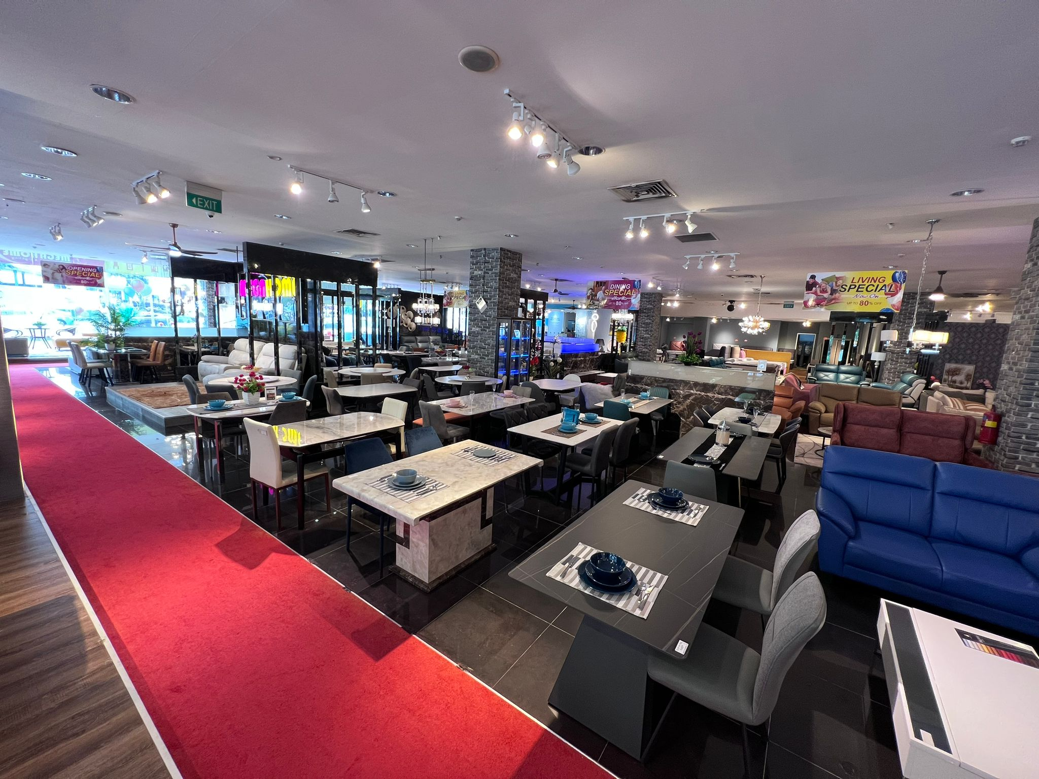 Lobang: Late-night shopping extravaganza at Toa Payoh's store has discounts of up to 85% on sofas, mattresses, bed frames and wardrobes on Sept 23! - 3