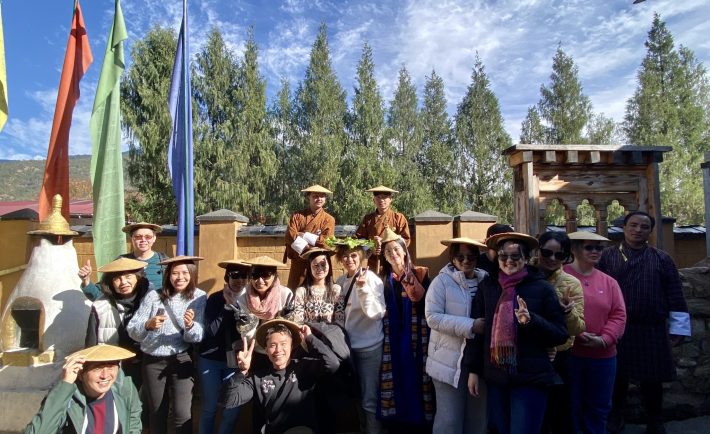 group picture of a tour group holiday