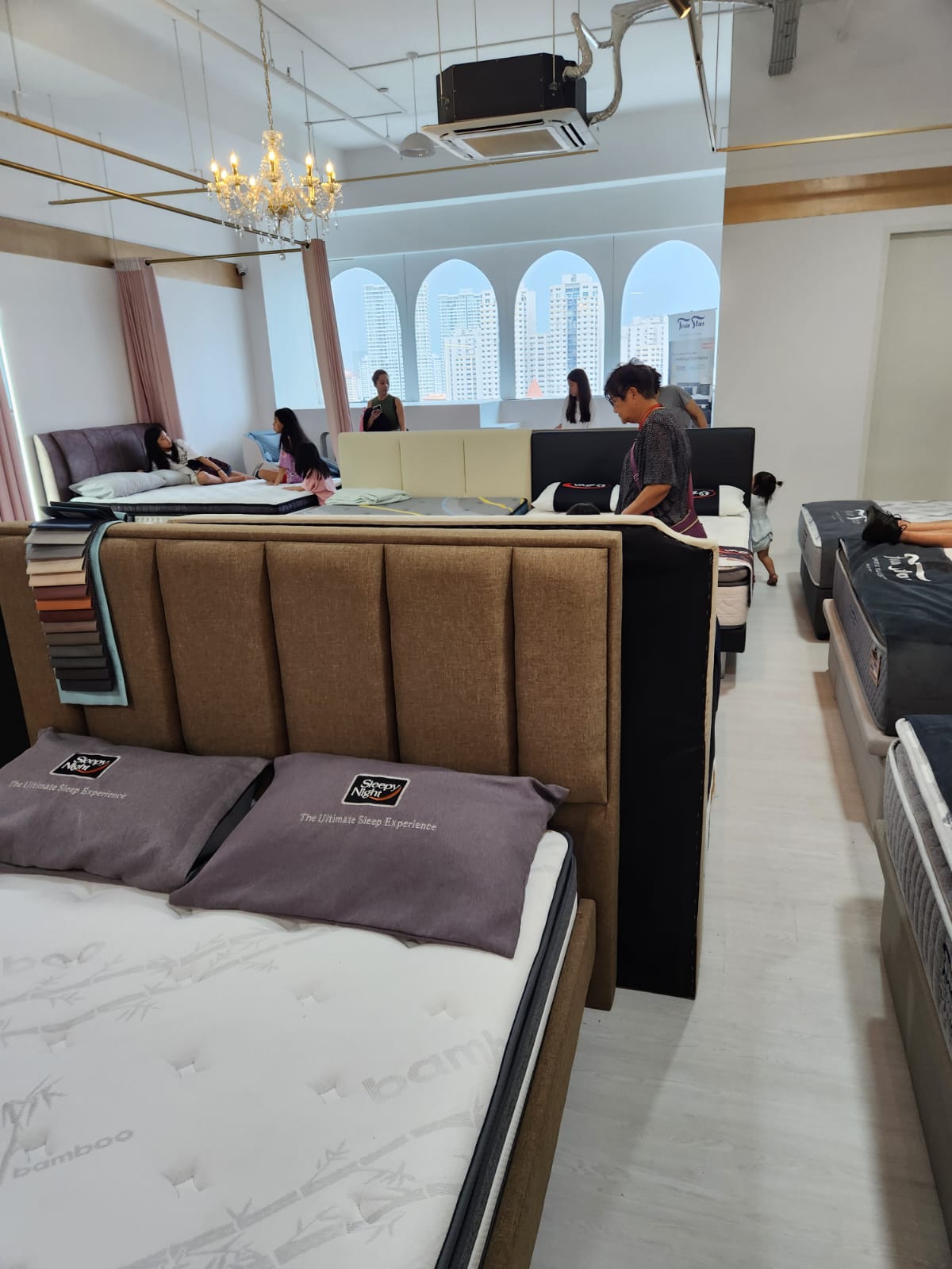 Lobang: This store is offering a designer storage bed for a mere $8 when you purchase a mattress in store from 5 to 14 Apr 24 - 5