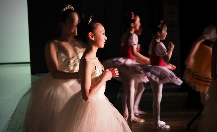 ballet kids waiting backstage