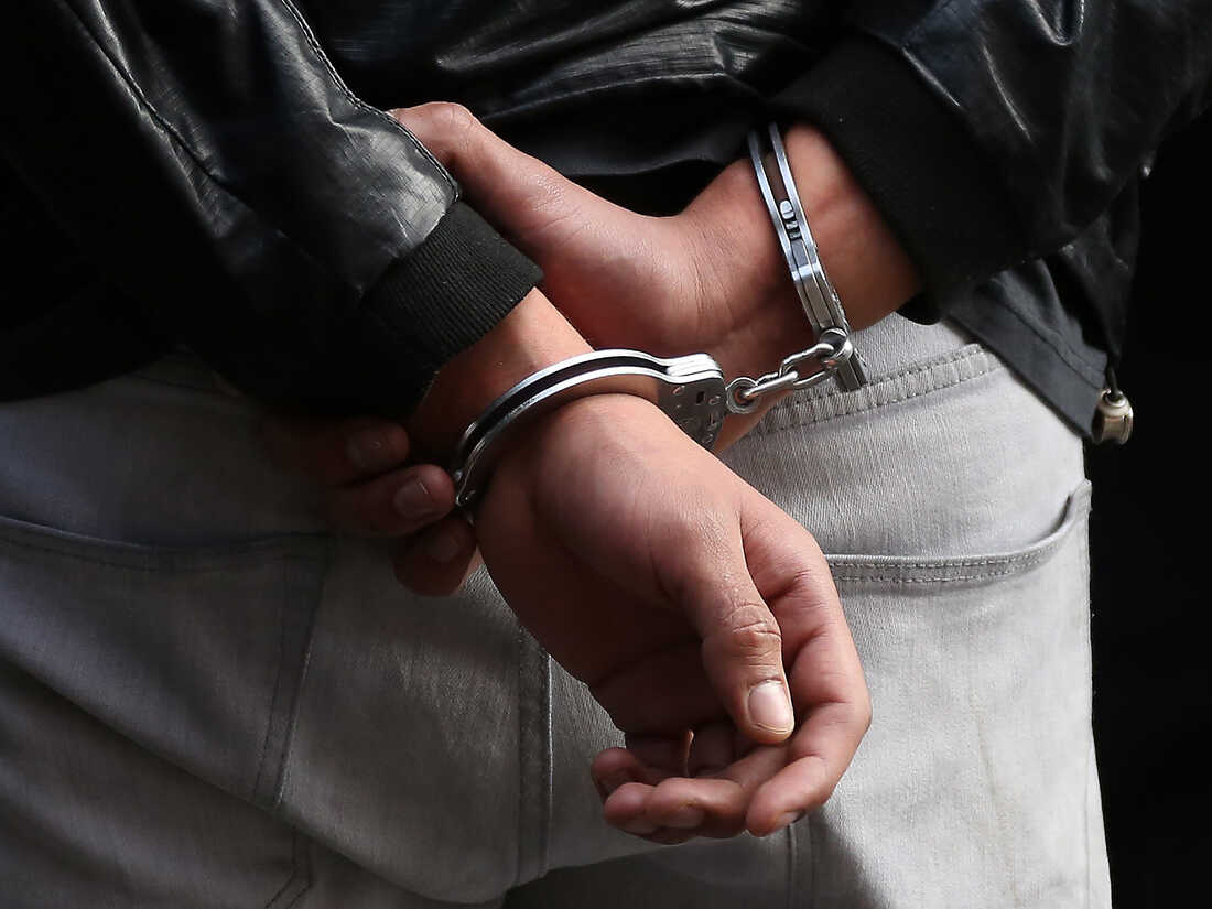 hand cuffs
